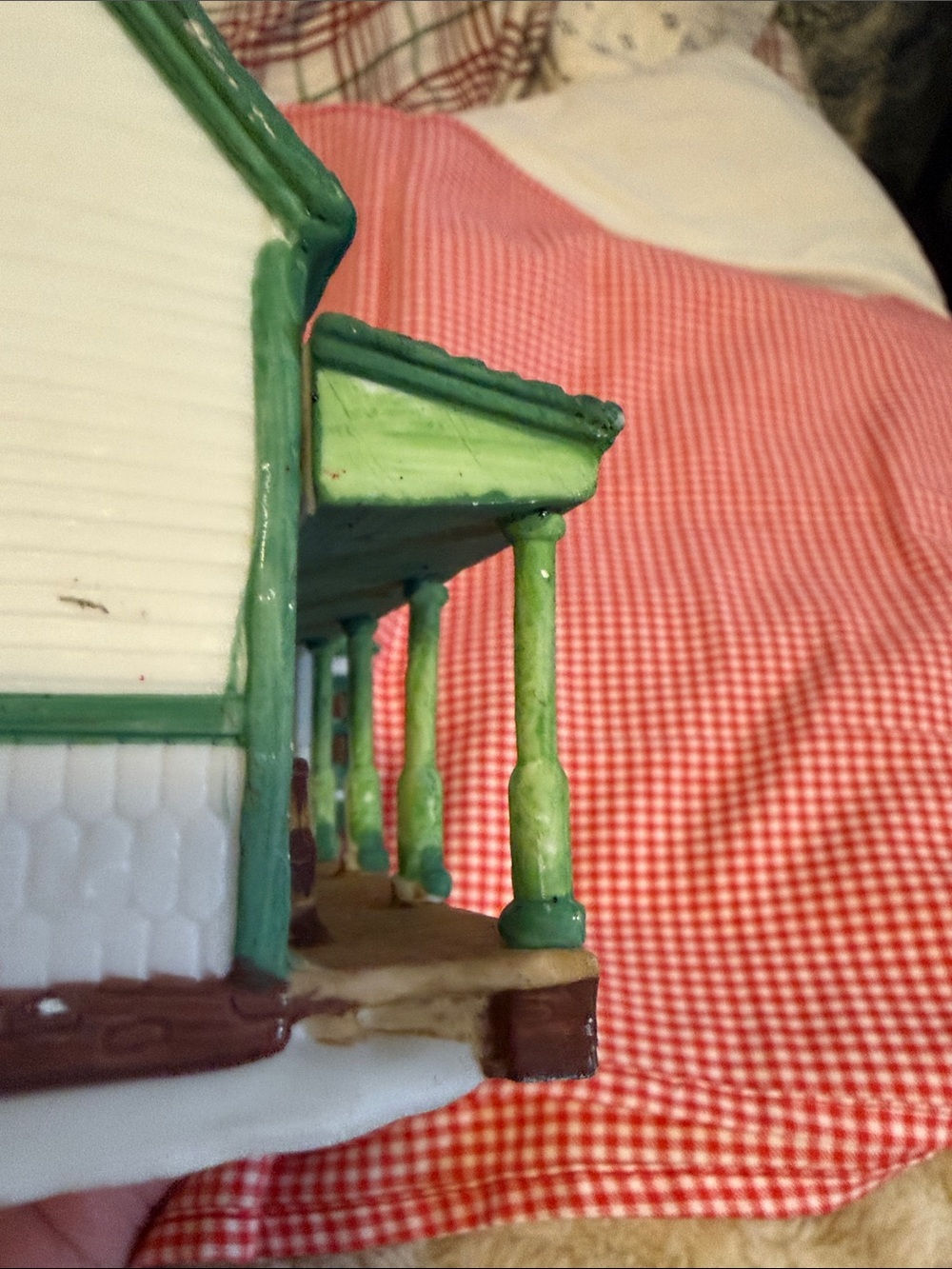 Vintage and retired Department 56 Green Roof White Siding Holiday farmhouse - Picture 9 of 10